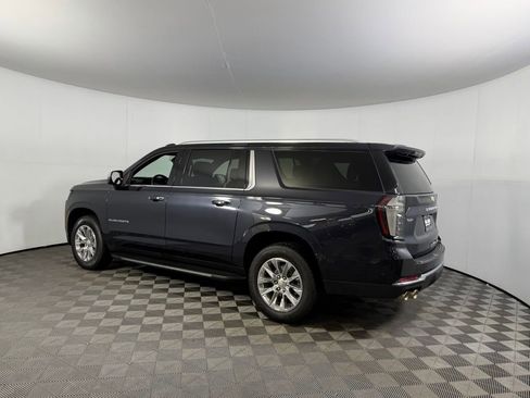 Used 2025 Chevrolet Suburban Premier image 9