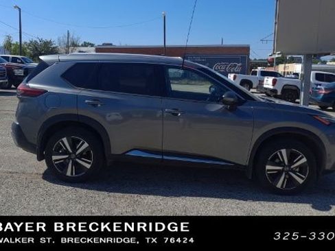 Used 2021 Nissan Rogue Platinum image 4