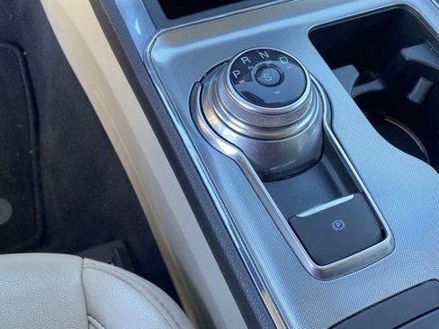 Used 2022 Ford Edge Titanium image 19