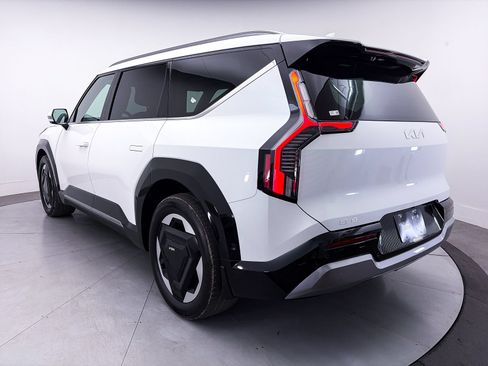 Used 2024 Kia EV9 Land AWD/4WD image 15