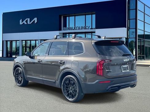Certified 2022 Kia Telluride SX w/ SX Prestige Package image 4
