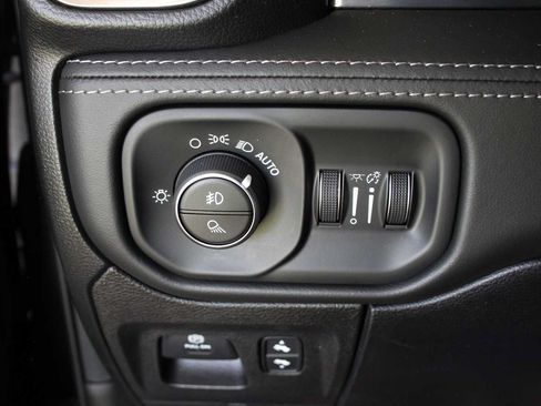 Used 2020 RAM 1500 Limited AWD/4WD image 37