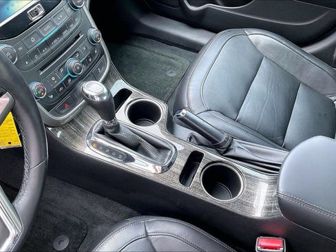 Used 2014 Chevrolet Malibu LT FWD image 17
