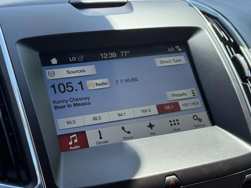 Used 2018 Ford Edge Titanium w/ Equipment Group 301A AWD/4WD image 17