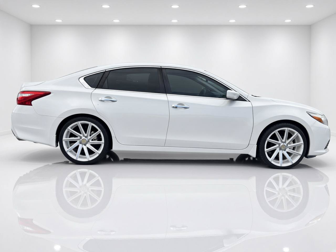 Used 2016 Nissan Altima 2.5 S w/ Power Driver Seat Package FWD image 7
