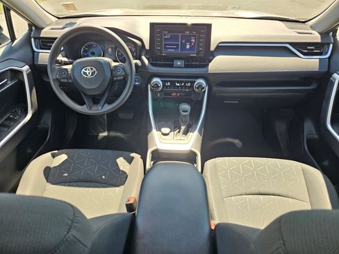 Used 2020 Toyota RAV4 XLE w/ Carpet Mat Package AWD/4WD image 15