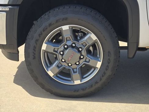 Used 2025 GMC Sierra 2500 SLT w/ SLT Convenience Package AWD/4WD image 27