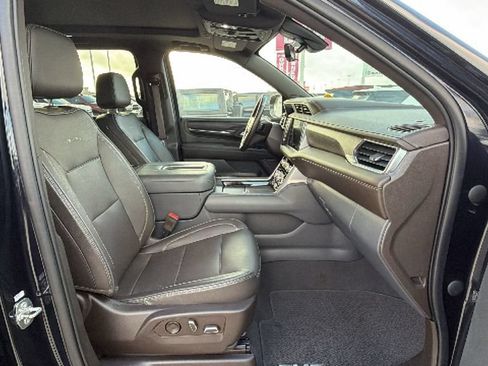 Used 2022 GMC Yukon XL Denali w/ Denali Premium Package RWD image 31