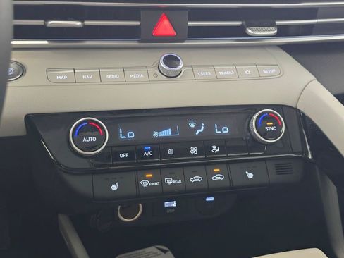 New 2026 Hyundai Elantra Limited FWD image 28