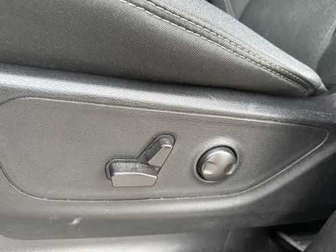Used 2022 RAM 1500 Big Horn AWD/4WD image 12