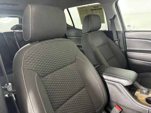 Used 2017 GMC Acadia SLE w/ Driver Alert Package I AWD/4WD image 30
