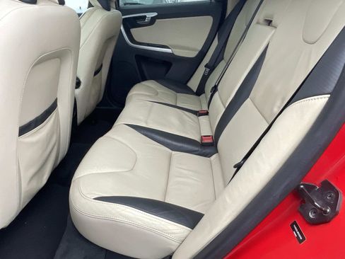 Used 2011 Volvo XC60 3.2 R-Design image 10