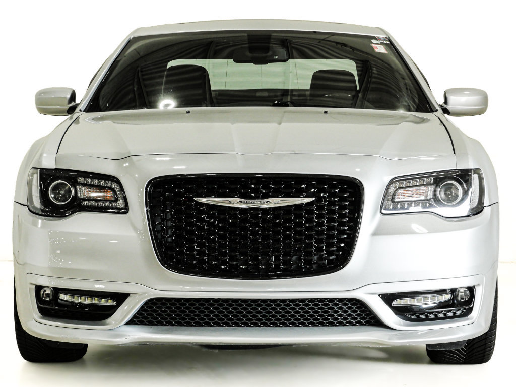 Used 2020 Chrysler 300 S RWD image 2