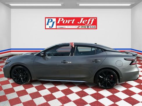 Used 2019 Nissan Maxima SR w/ Premium Package image 6