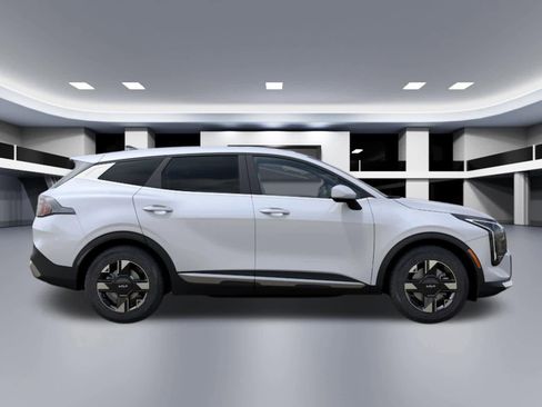 New 2026 Kia Sportage LX image 7