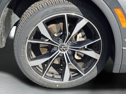 Used 2022 Volkswagen Tiguan SEL R-Line AWD/4WD image 19