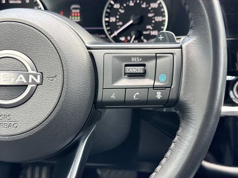 Used 2024 Nissan Pathfinder SV FWD image 14