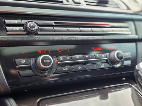 Used 2016 BMW 528i Sedan w/ Driver Assistance Package image 30