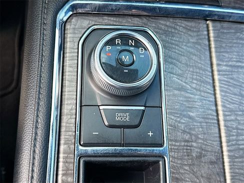 Used 2021 Ford Expedition Limited image 18