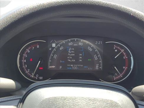 Used 2025 Toyota RAV4 XLE image 18