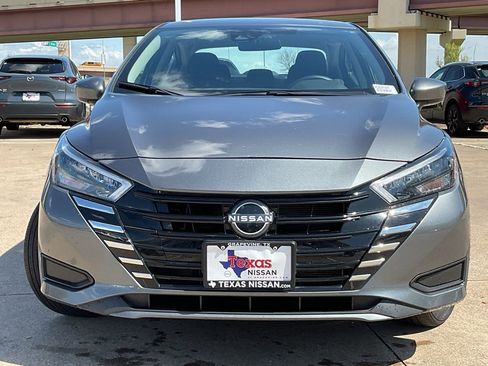 Used 2025 Nissan Versa SV image 3