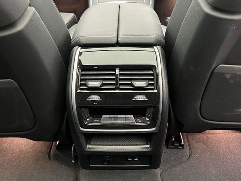 Certified 2025 BMW X5 sDrive40i w/ Climate Comfort Package RWD image 9