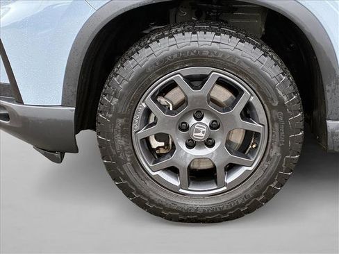 Used 2024 Honda Pilot TrailSport image 9