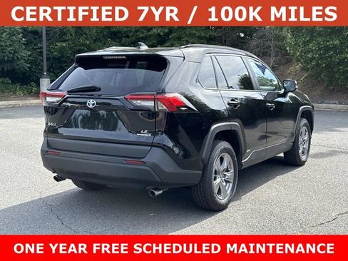 Used 2022 Toyota RAV4 LE AWD/4WD image 2