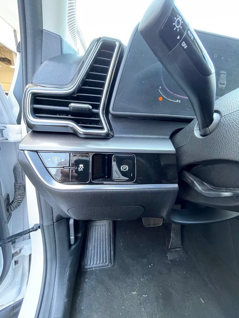 Certified 2023 Kia Sportage EX FWD image 12