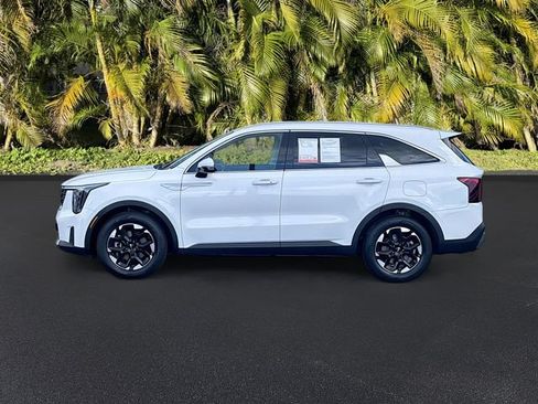 Used 2024 Kia Sorento S FWD image 8