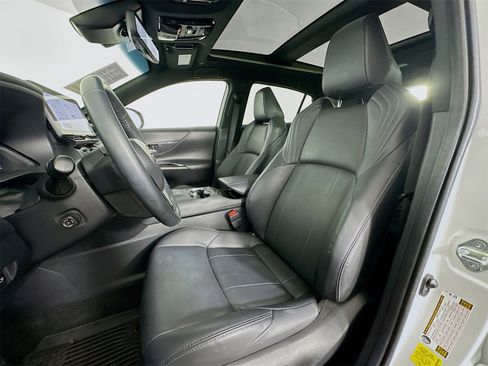 Used 2024 Toyota Venza Limited image 22