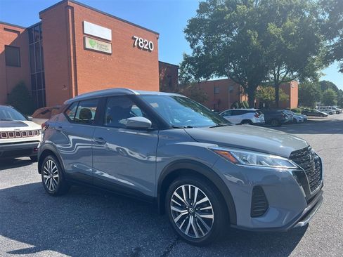 Used 2021 Nissan Kicks SV FWD image 13