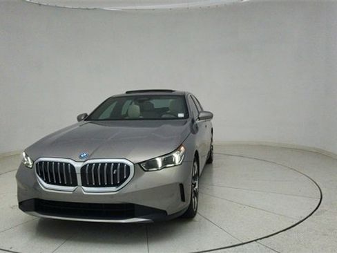 Used 2025 BMW i5 xDrive40 image 69