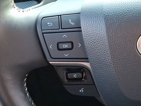 Used 2025 Toyota Camry SE FWD image 21