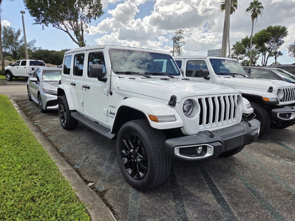 Used 2021 Jeep Wrangler Unlimited Sahara w/ Cold Weather Group AWD/4WD image 2