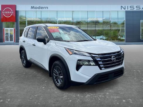 Certified 2024 Nissan Rogue S FWD image 3