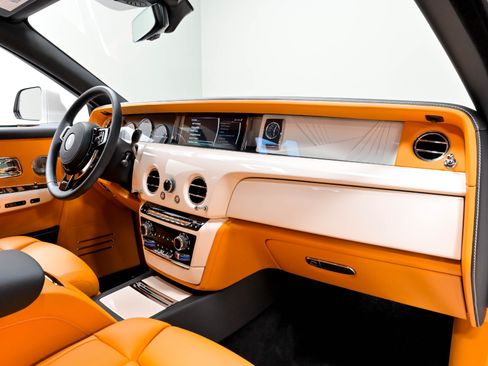 Used 2022 Rolls-Royce Phantom Sedan w/ The Phantom Package RWD image 30