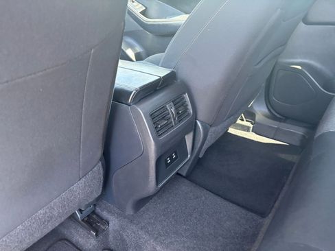 Used 2025 Nissan Rogue SV AWD/4WD image 24