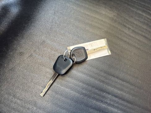 Used 2024 GMC Savana 2500 w/ Driver Convenience Package image 3