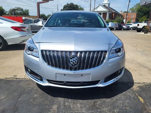 Used 2016 Buick Regal FWD image 2
