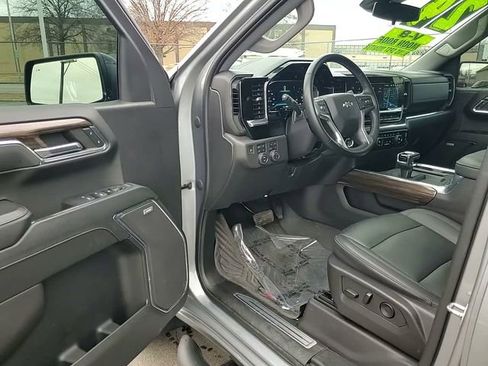 Used 2024 Chevrolet Silverado 1500 LT Trail Boss w/ LT Trail Boss Premium Package image 13