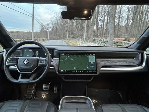 Used 2022 Rivian R1S Launch Edition image 5