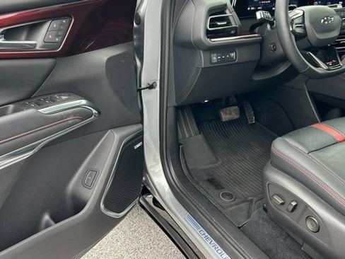 Certified 2024 Chevrolet Traverse RS w/ LPO, Floor Liner Package image 8