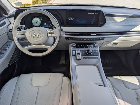 Used 2023 Hyundai Palisade Calligraphy image 12