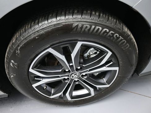 Certified 2025 Toyota Sienna Platinum image 13