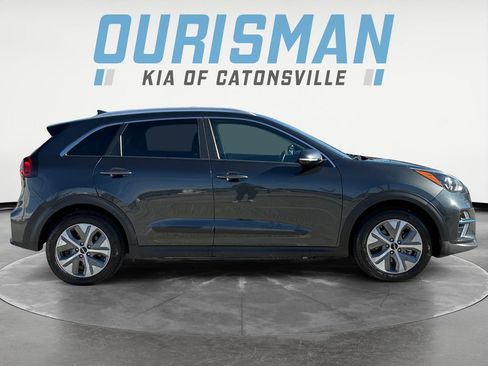 Used 2022 Kia Niro EX w/ Cold Weather Package image 7