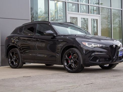 Used 2025 Alfa Romeo Stelvio Sprint w/ Veloce Package image 3