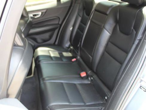 Used 2021 Volvo S60 T5 Momentum image 26