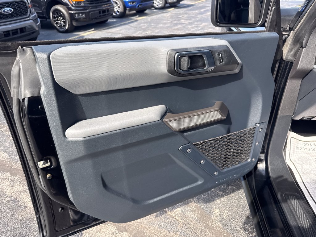 Used 2023 Ford Bronco Black Diamond AWD/4WD image 24