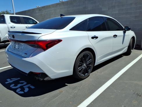 Used 2021 Toyota Avalon XSE w/ Carpet Mat Package (TMS) FWD image 3